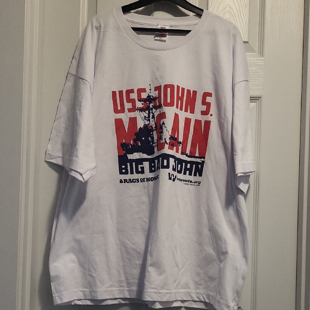 USS John S. McCain Battleship T-Shirt, Size 2XL, NWOT